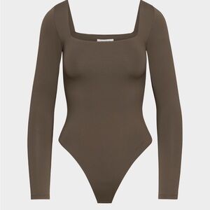 Babaton Square-neck Contour Longsleeve Bodysuit